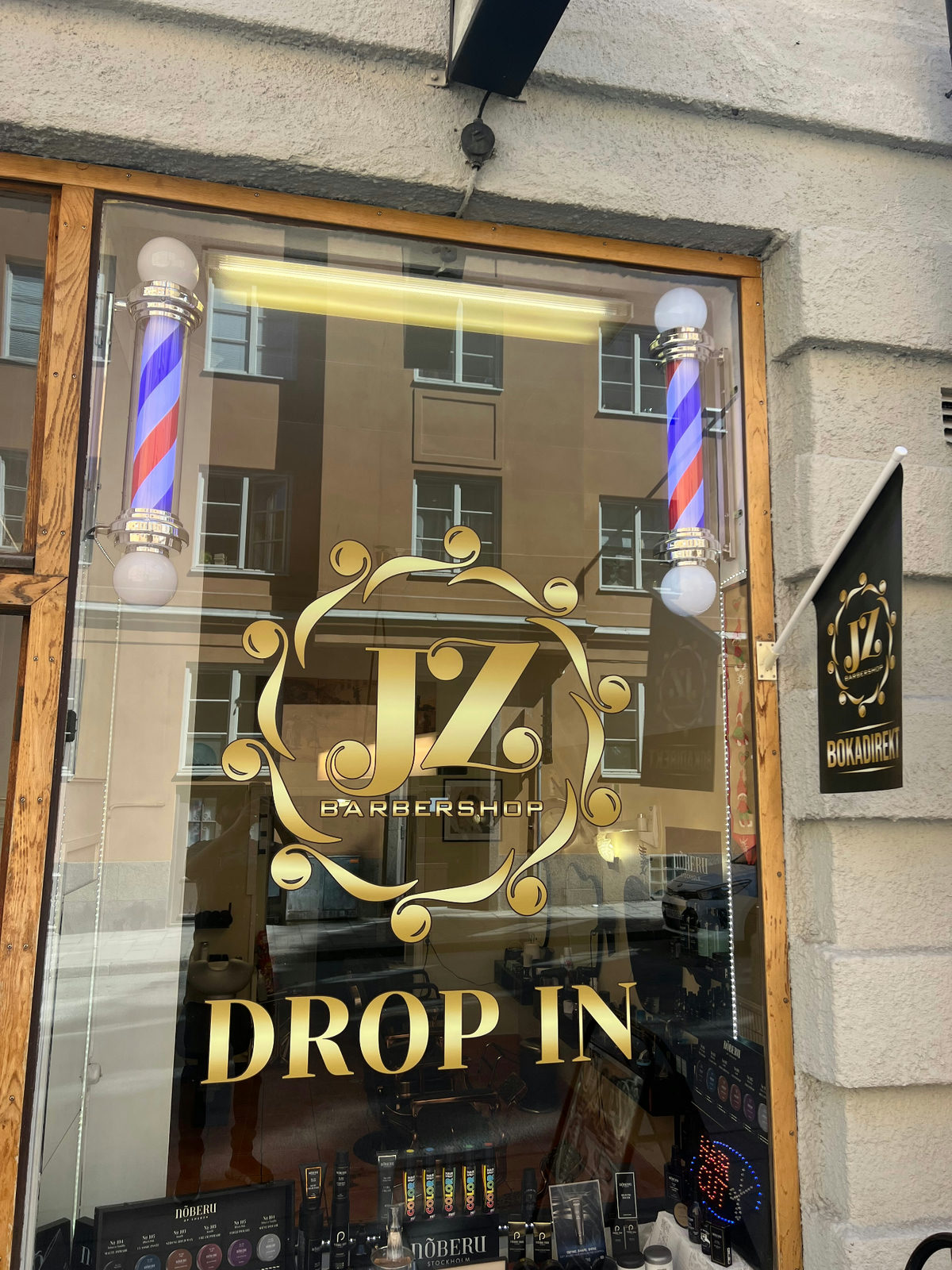 Salongens skyltfönster